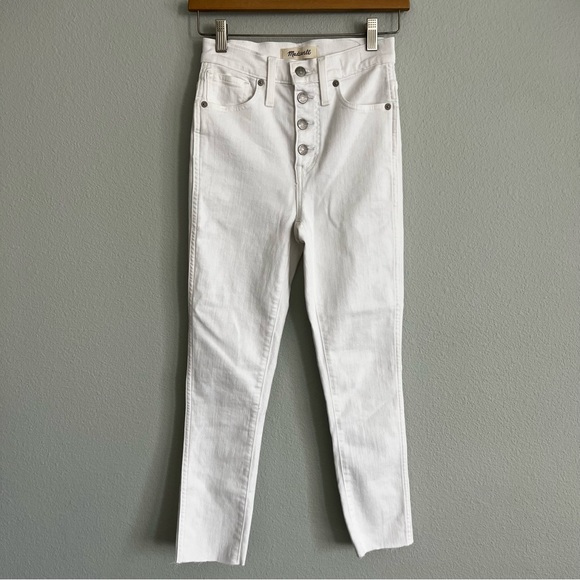 Madewell 10" High-Rise Skinny Crop Jeans in Pure White: Button-Front Edition - Picture 2 of 7